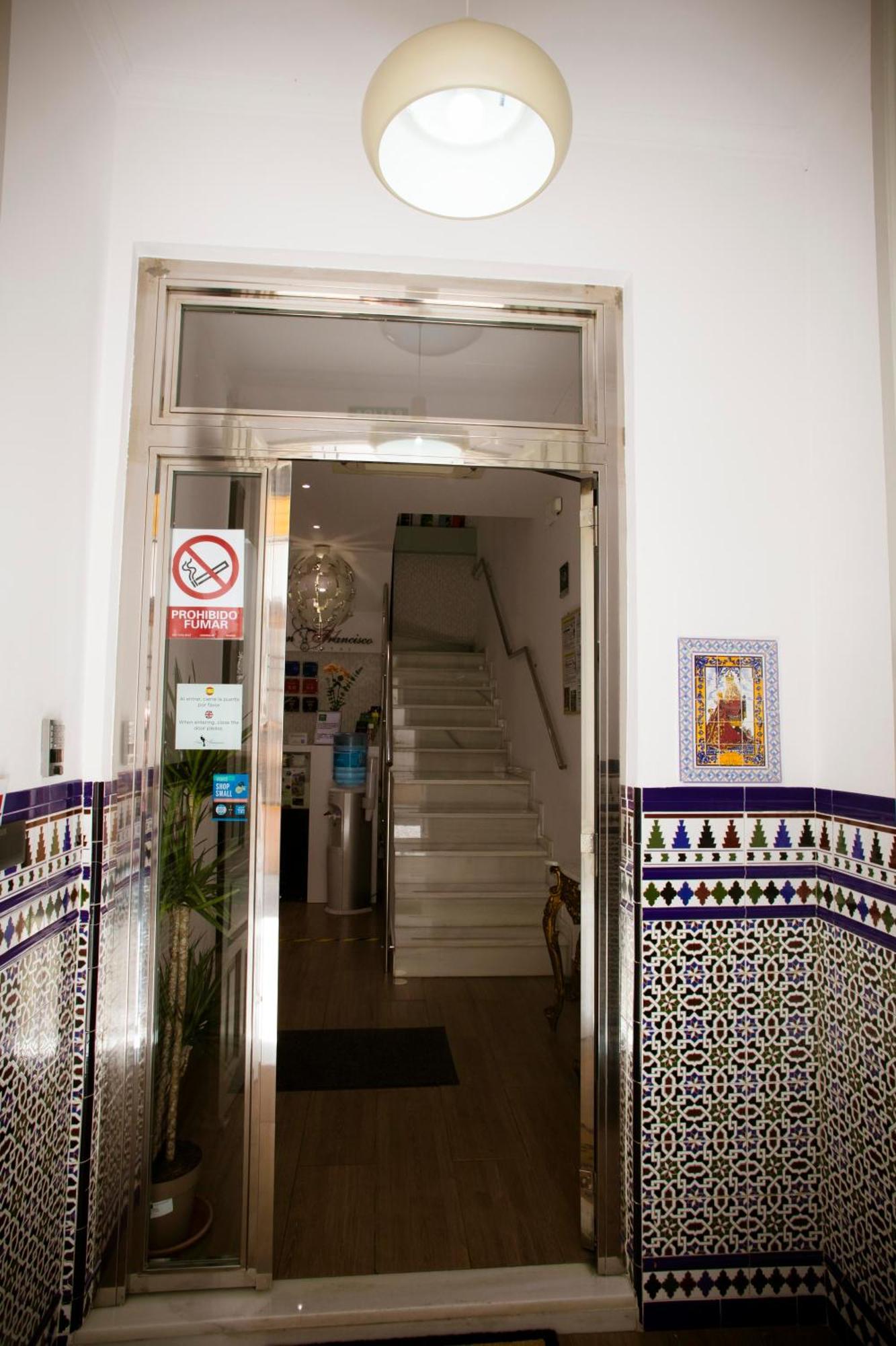 Hostal San Francisco Севиля Екстериор снимка